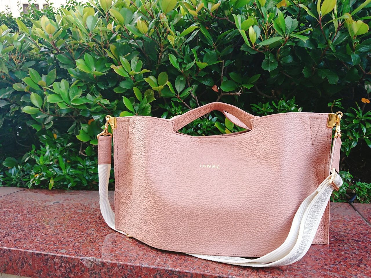 オズは魅力あふれる魔法のバッグ | IANNE(イアンヌ) | IANNE TOKYO