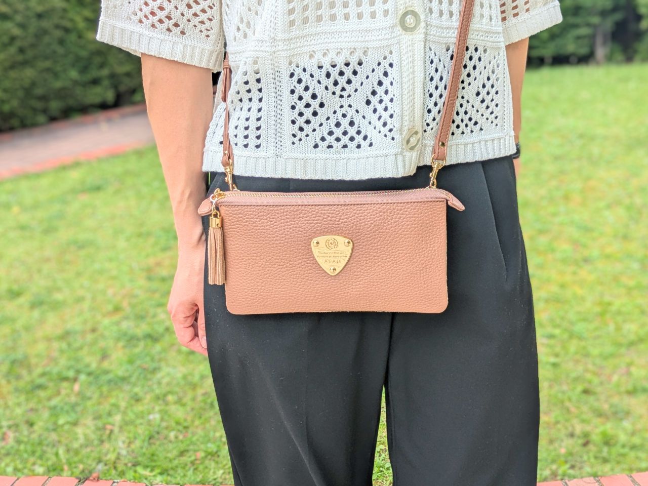 お財布ポシェット完全ガイド｜夏のおでかけ準備はアタオにおまかせ