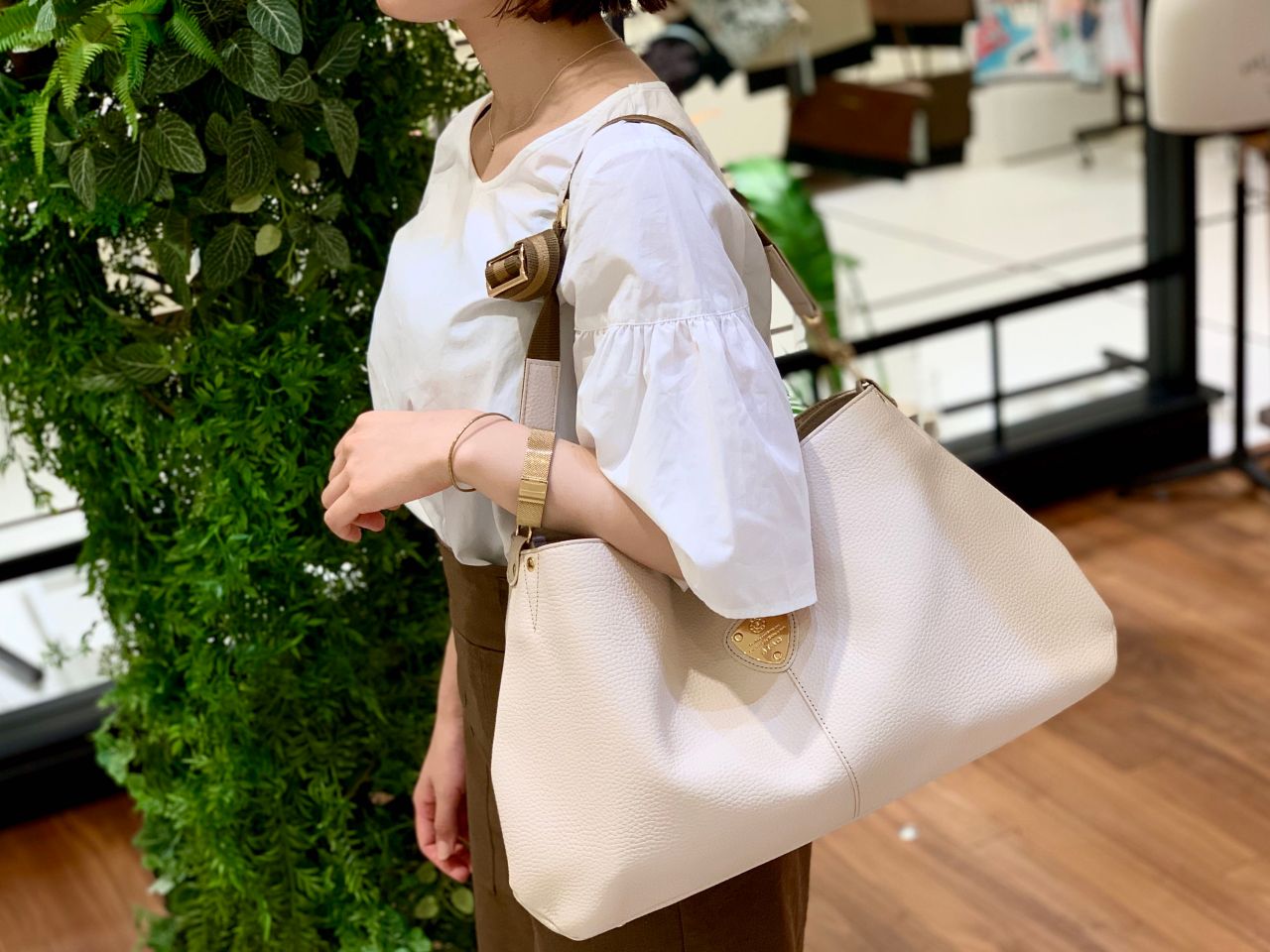 私物紹介】私たちのelvyデビュー！後編 | ATAO(アタオ) | ATAO