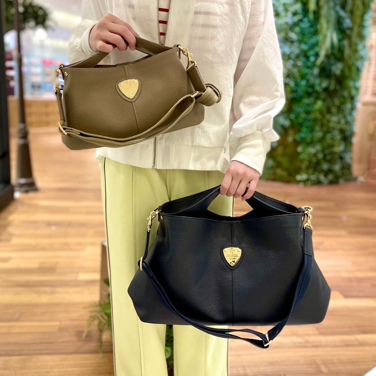 elvy＋(エルヴィ)、chivy＋(チヴィ)私にぴったりなバッグはどっち