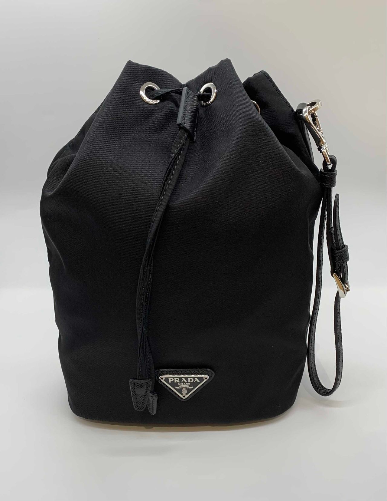 プラダ 』ストラップ付き巾着バッグ！ | りんくうシークル店