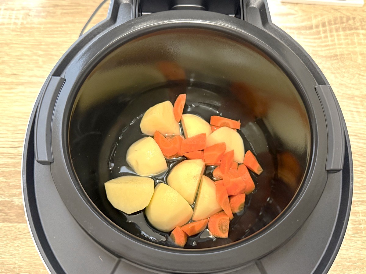 ホットクックって本当に便利？自動調理家電の魅力とおすすめレシピ3選