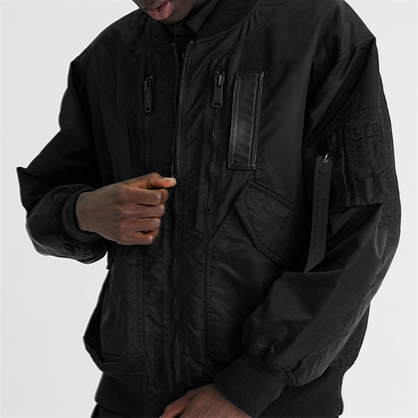 White Mountaineering × ALPHA INDUSTRIES ホワイトマウンテニアリング