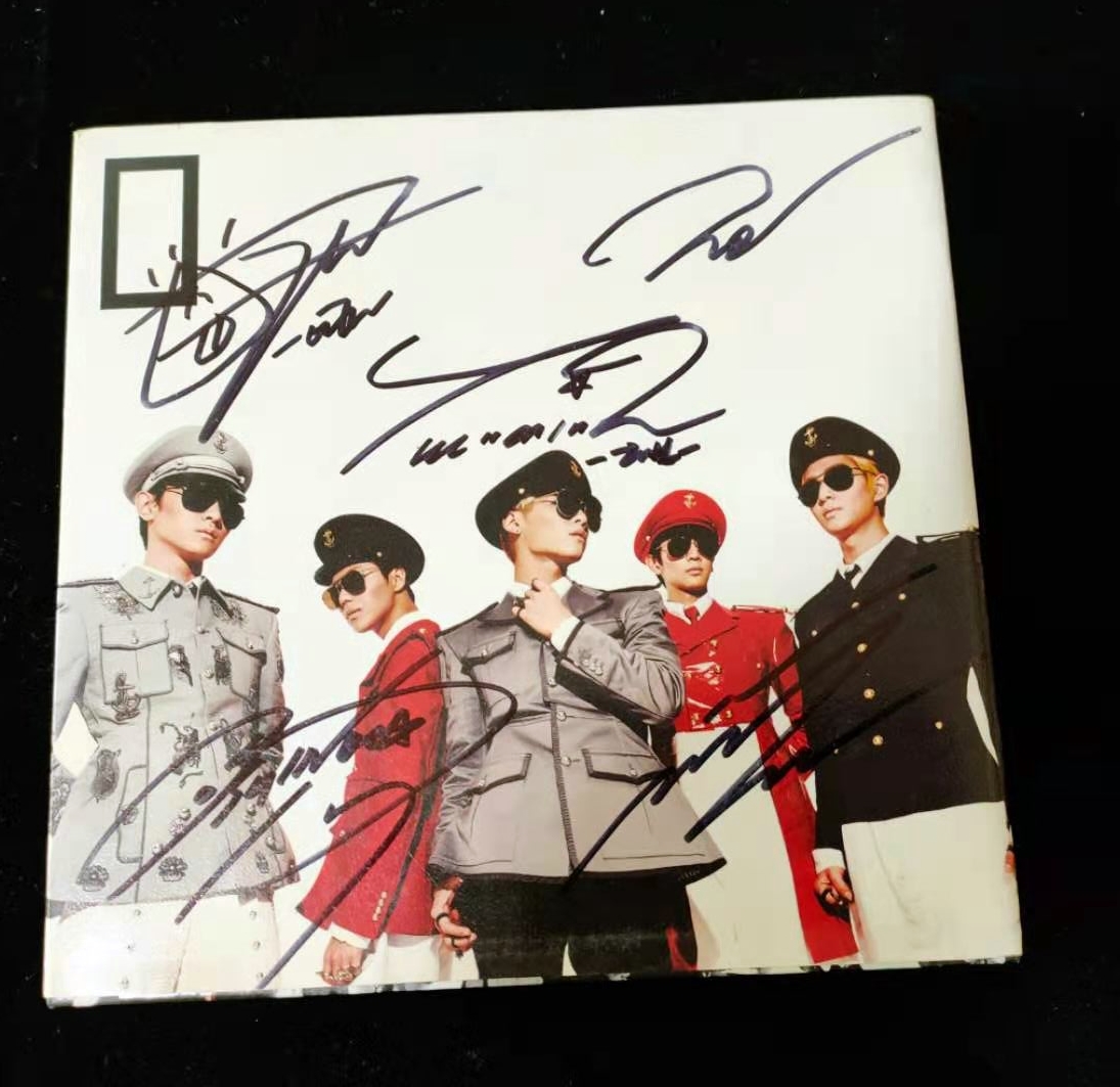 SHINee サイン入りアルバム ポストカード SHINee サイン入りアルバム