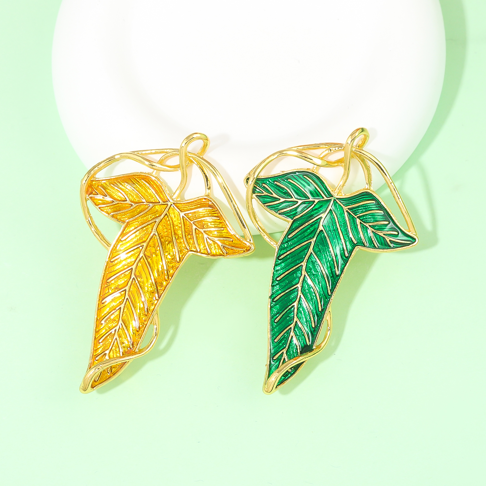 ロードオブザリングローレンの緑の葉ブローチピンエルフ王トールキン