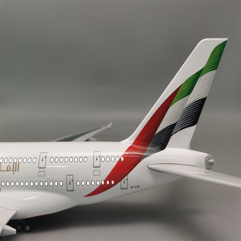A380 47CM Scale New Emirates Airplane Model with LED Lights