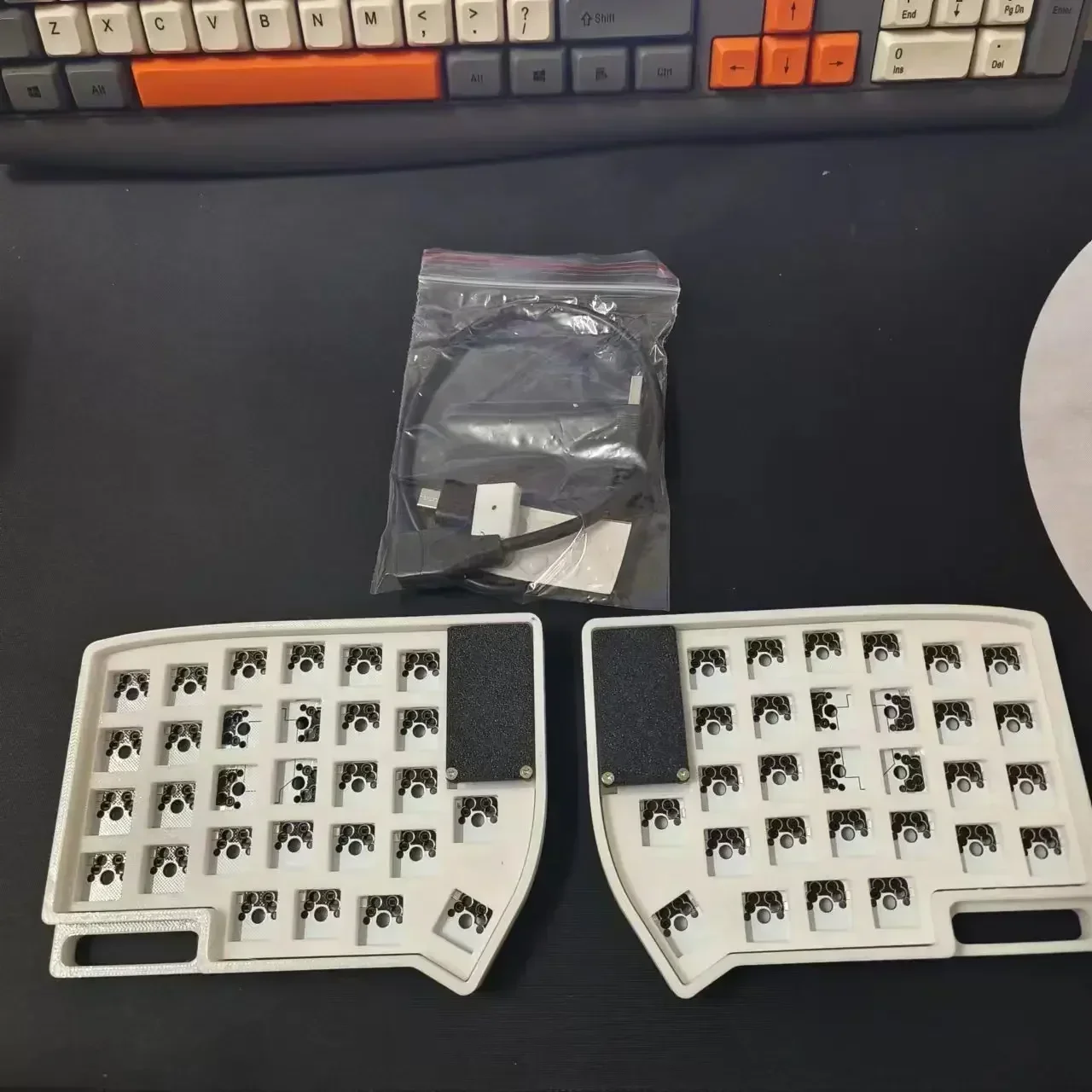 Lily58 ワイヤレス分割キーボードキットカスタム人間工学に基づいた