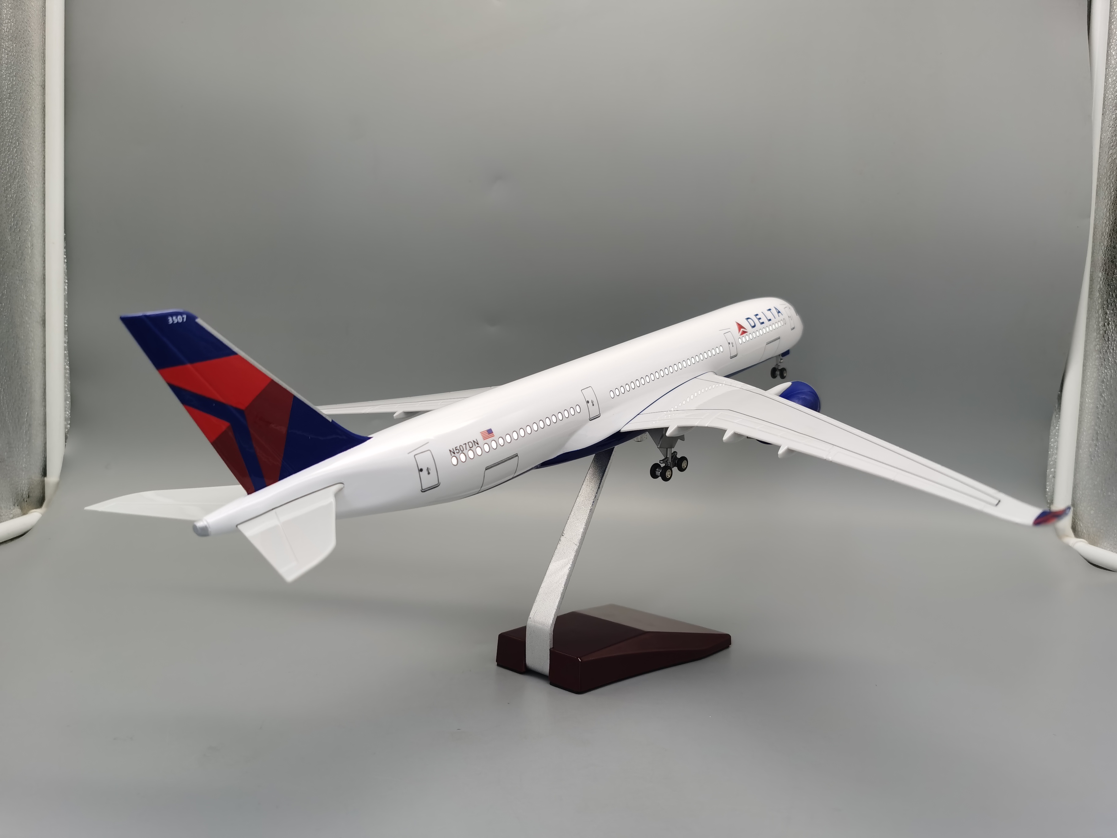 Scale 1:160 Toys Model Airplane 47CM Scale Aircraft Model Airbus