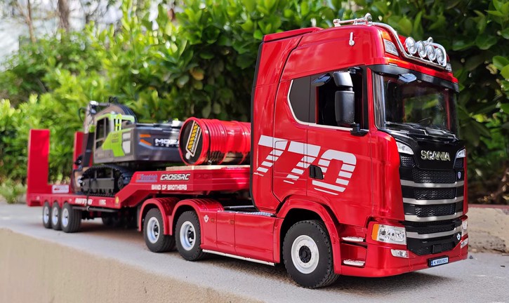Remote control engineering car Huina Scania 770S trailer head