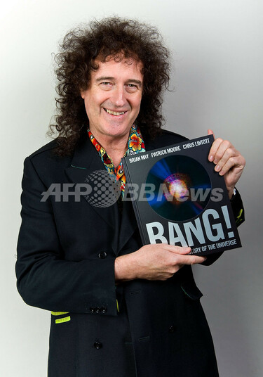 クイーンのギタリスト、ブライアン・メイが著書のサイン会に登場 写真5