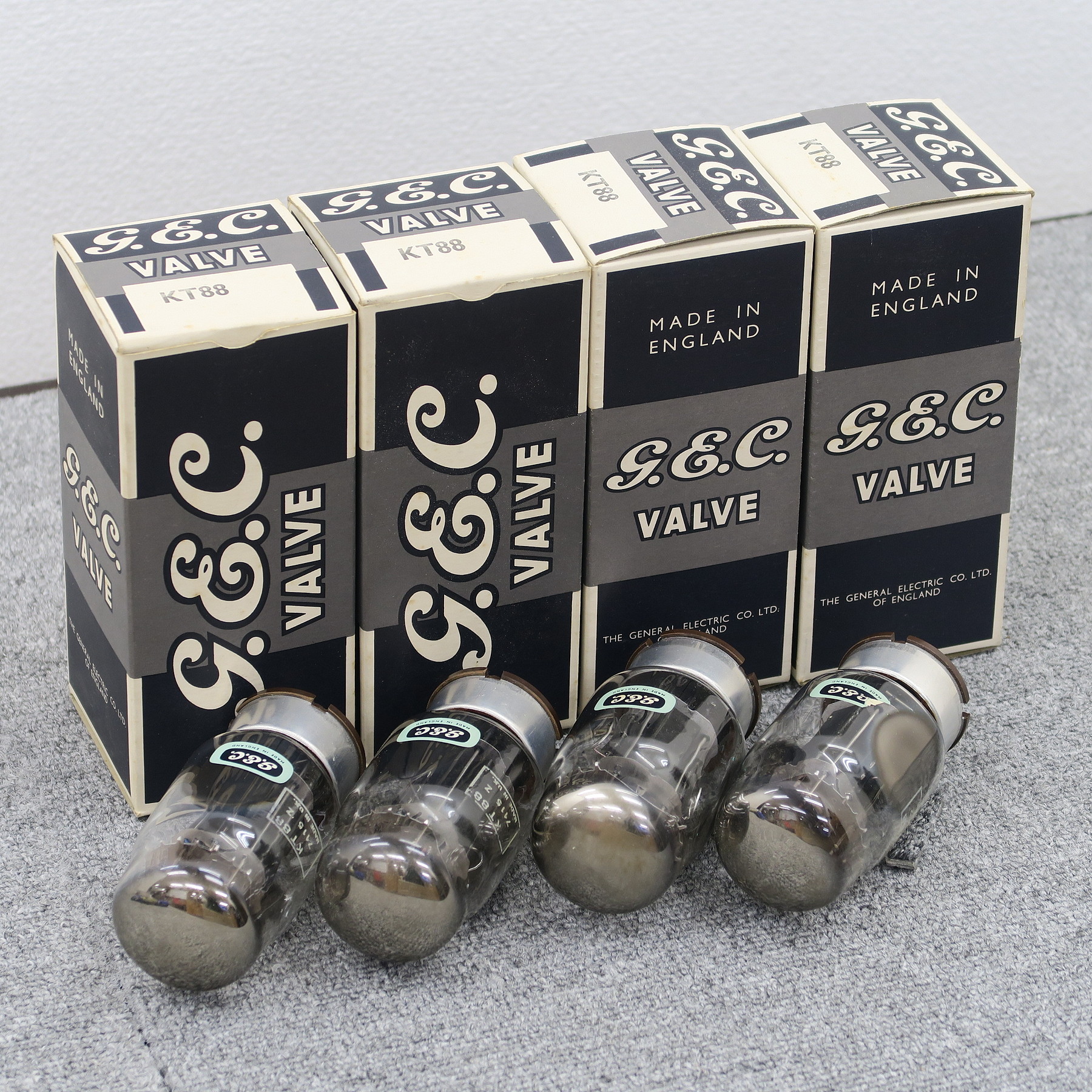 Bランク】ジーイーシー GEC KT88 茶ベース 4本 真空管 【元箱】@50741