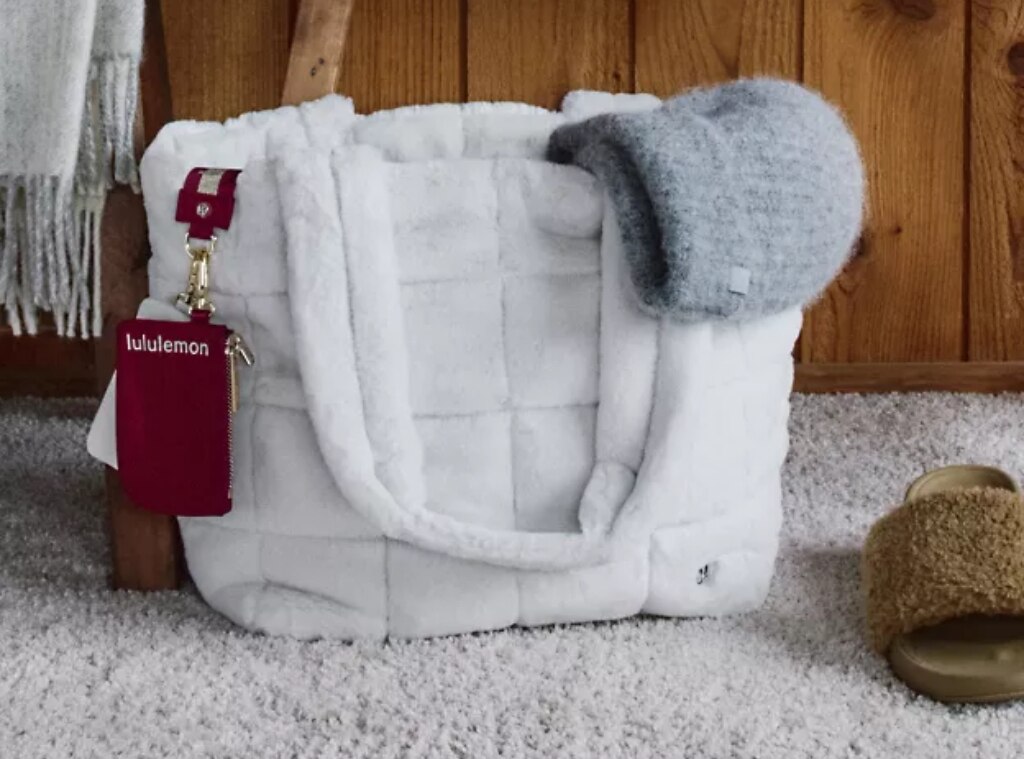 Lululemon Wristlet Review: Why This Viral Find Is Worth It