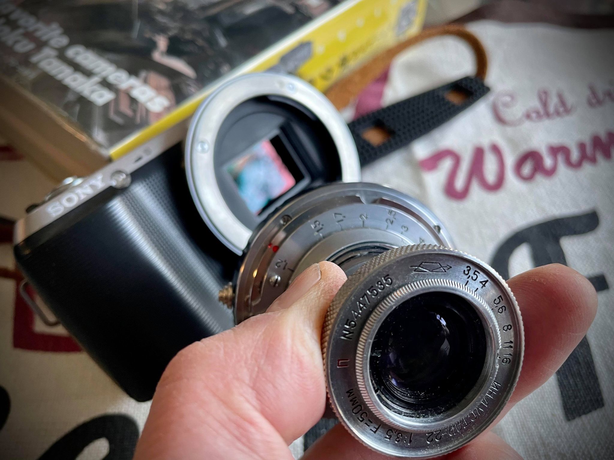 オールドレンズで撮るデジカメ術 -インダスター22 50mm/f3.5 - Akasaka