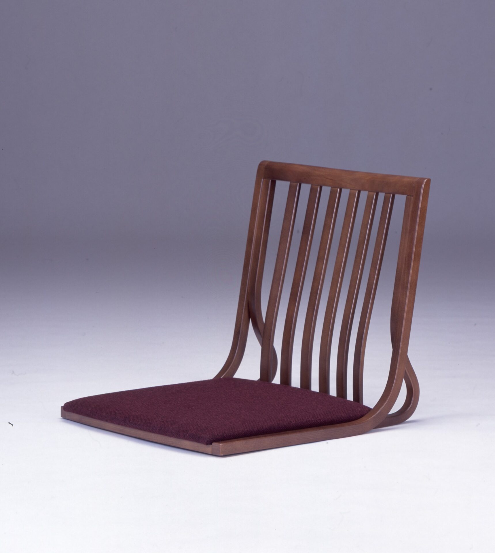 No93 | 曲木家具専門ブランドの秋田木工