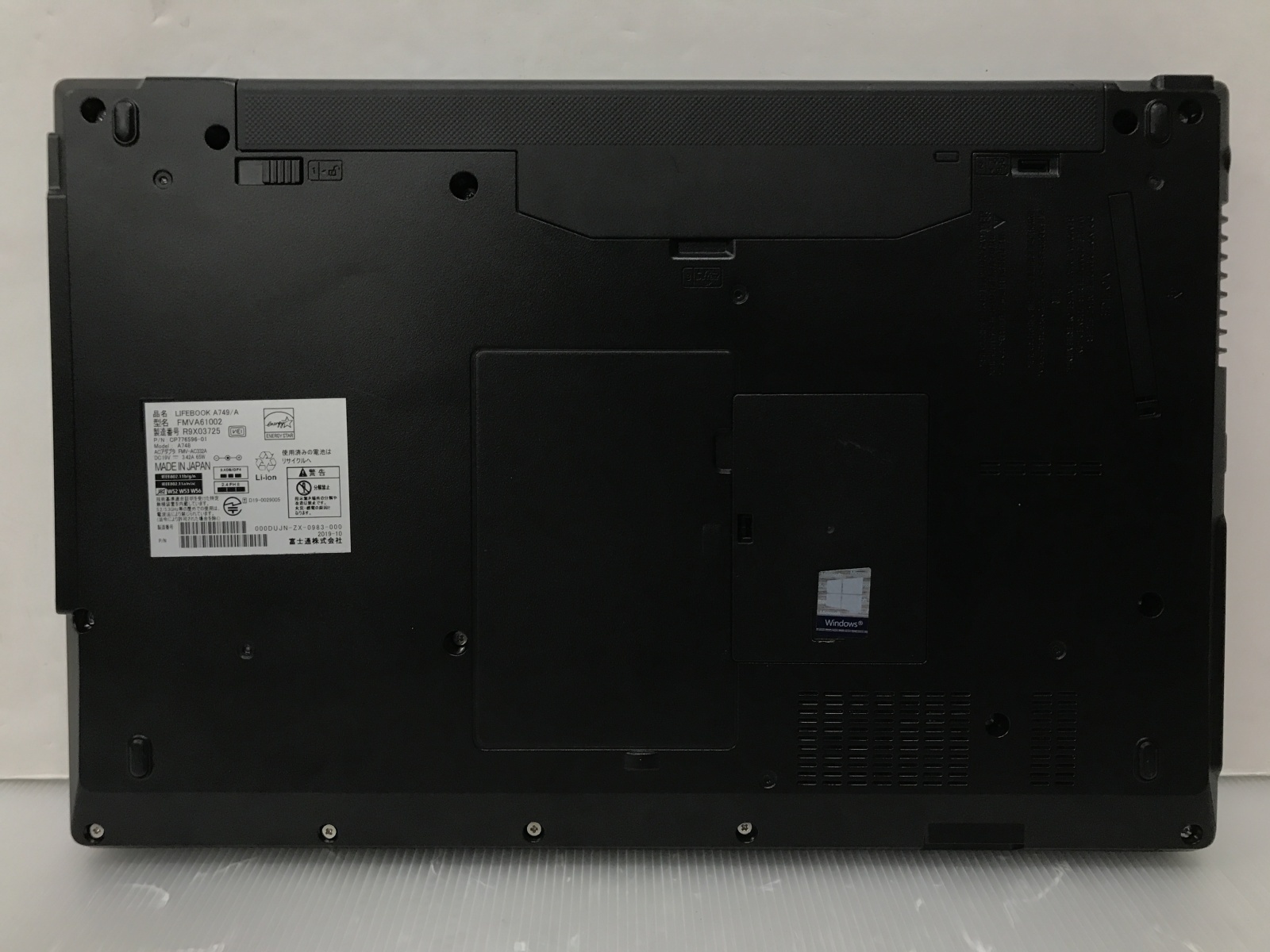 富士通 LIFEBOOK A749/A (Core i7-8665U 1.9Ghz/8GB/SSD 256GB/Wi-Fi