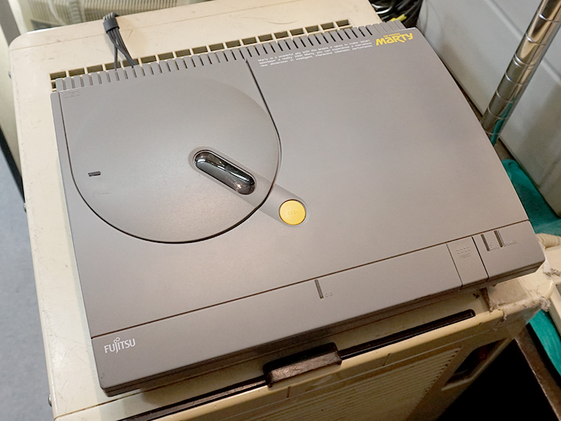 富士通「FM TOWNS MARTY モデル2」のオーバーホール品、外箱もあり