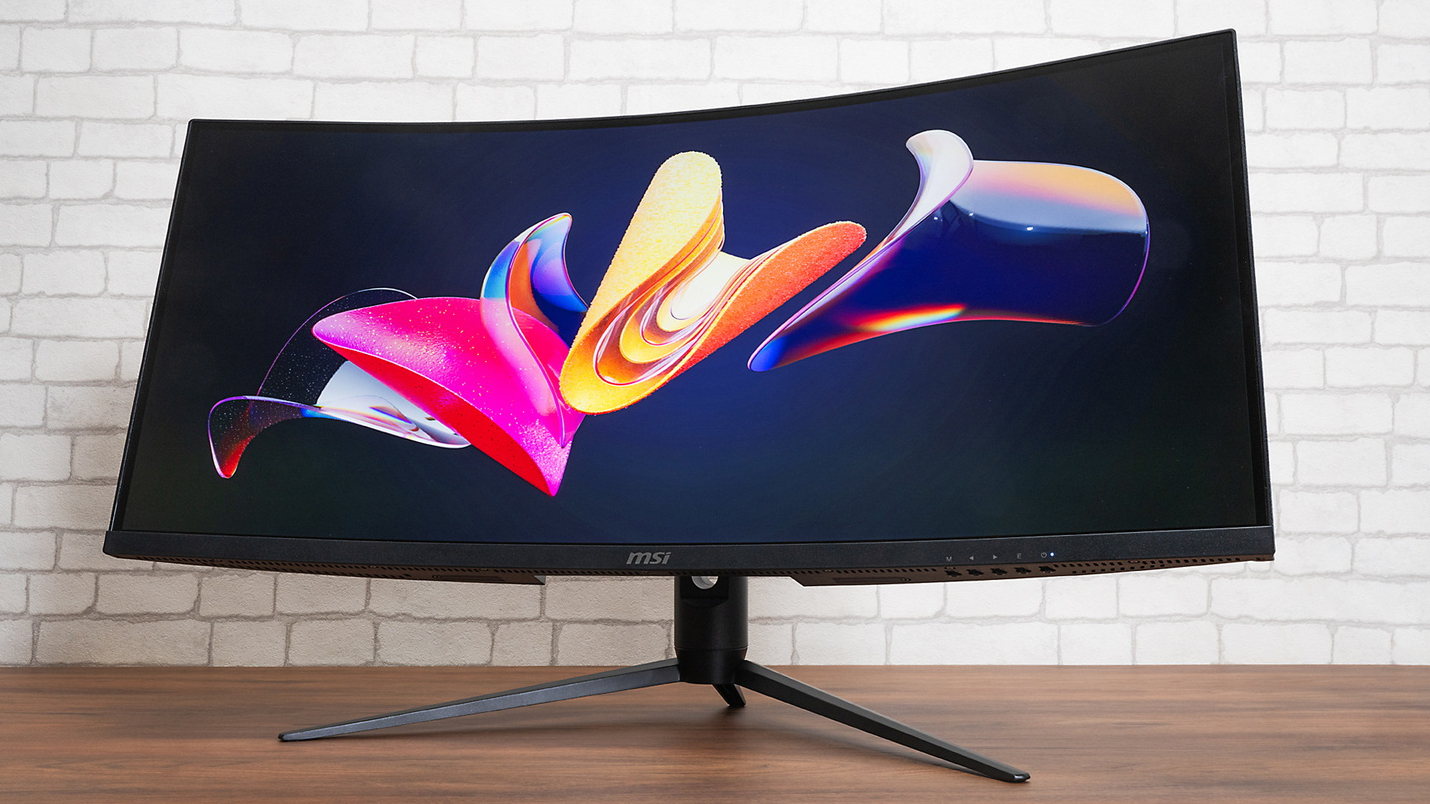 34型＆ウルトラワイド＆湾曲による圧倒的な没入感。価格も手頃なMSIの