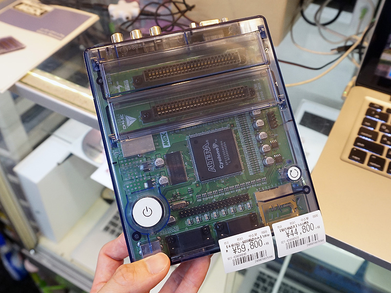 どこから出てきた? 「1chip MSX」の未使用品が入荷、手の平サイズの