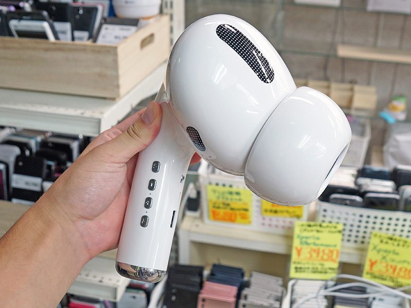 今度は“巨大なAirPods Pro”っぽいBluetoothスピーカーが店頭入荷