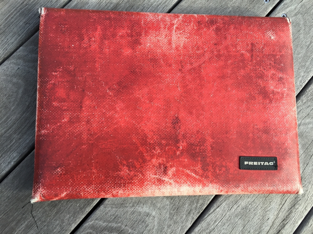 経年変化】 FREITAG MacBookAirケース | AKIOBLOG