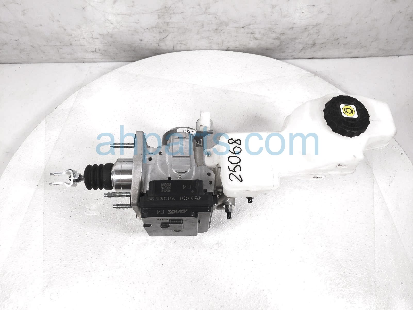 Sold 2024 Toyota Prius Power Booster Brake Master Cylinder W