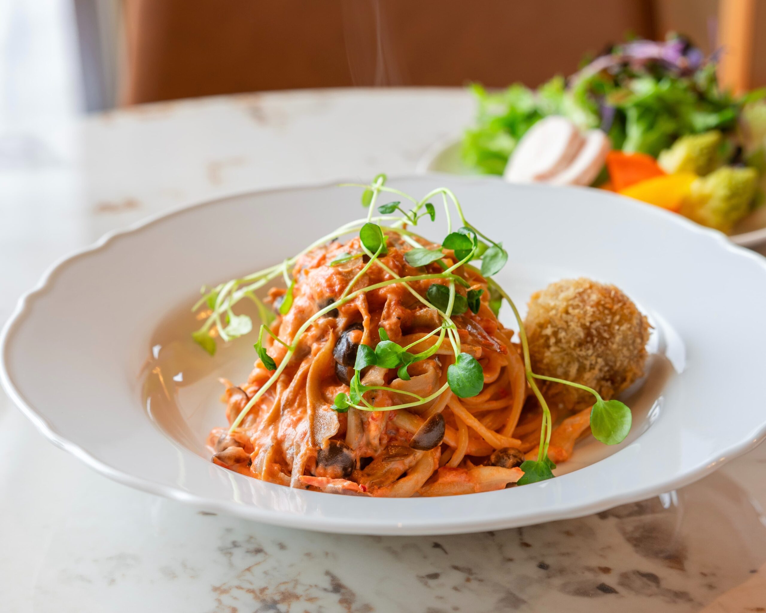 藤崎町】home TABLE｜アフタヌーンティーが楽しめるにんにくパスタ店