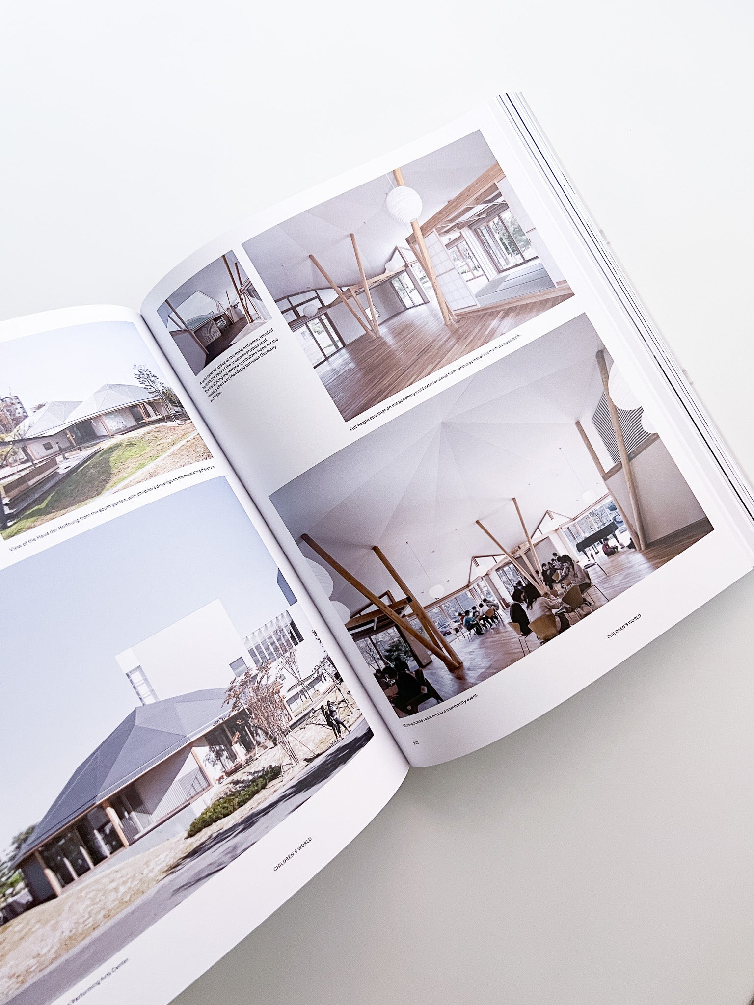 MAKI OPUS / Fumihiko Maki - 本 屋 青 旗 Ao-Hata Bookstore