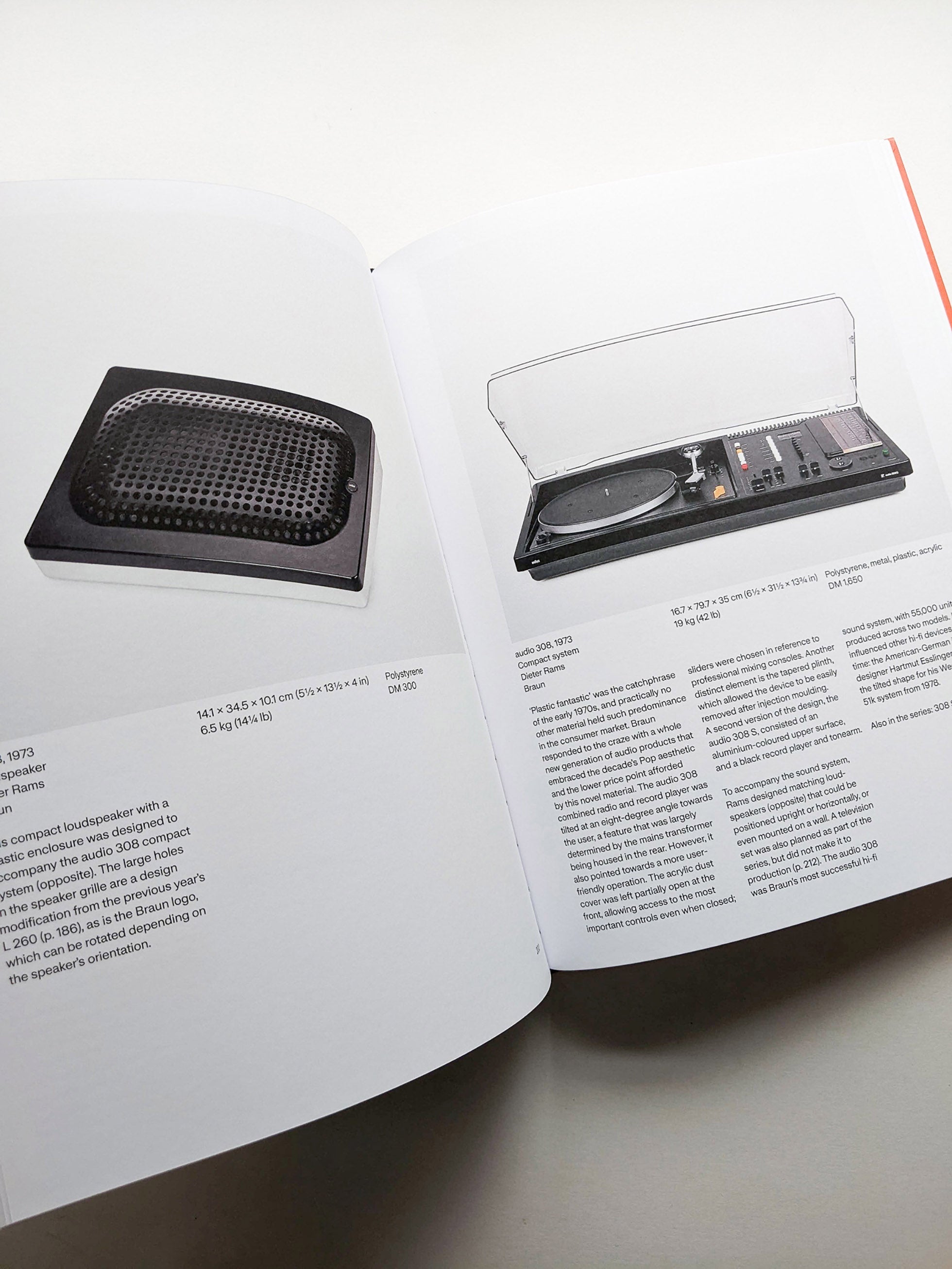 The Complete Works / Dieter Rams - 本 屋 青 旗 Ao-Hata Bookstore