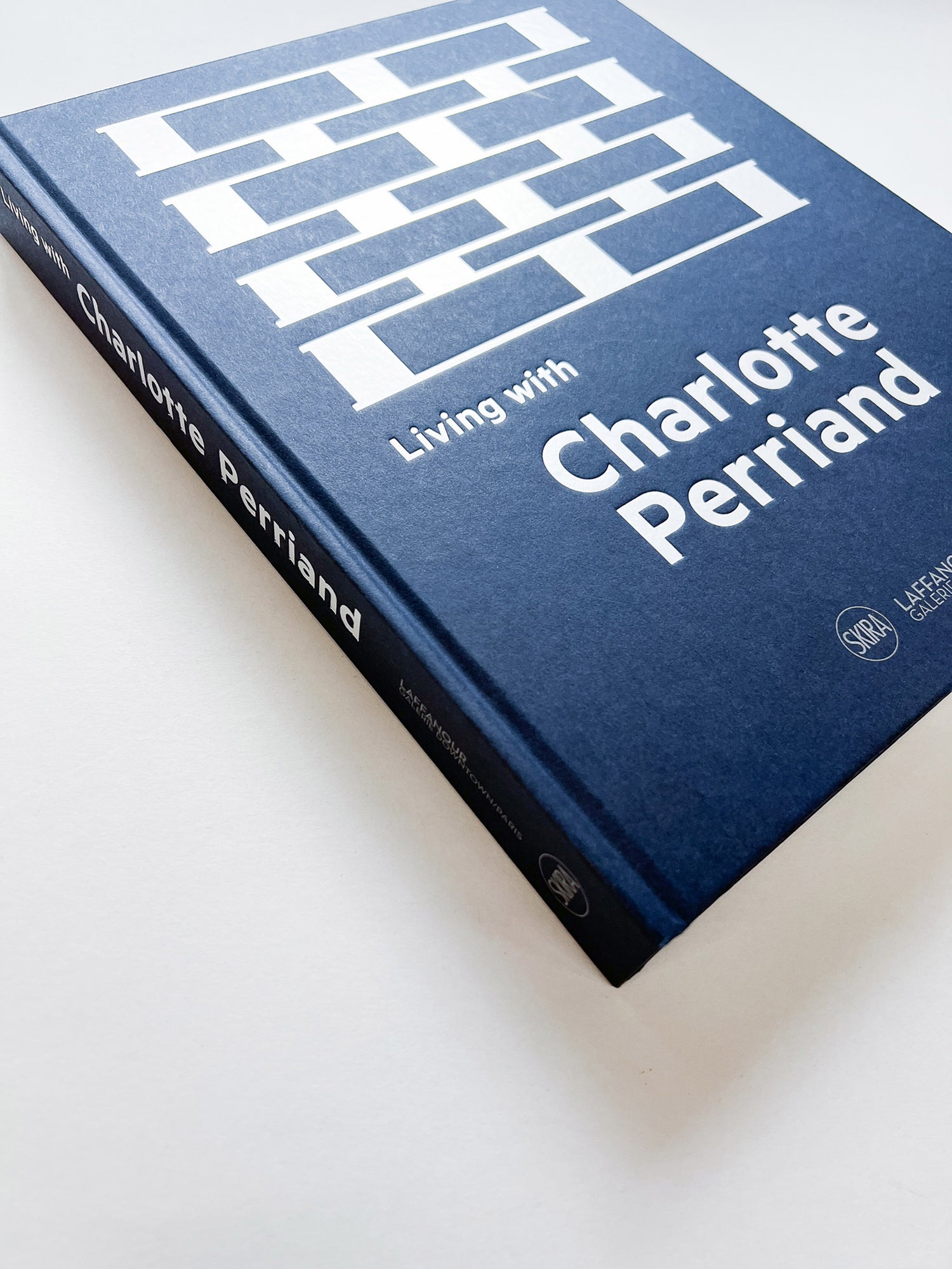 LIVING WITH CHARLOTTE PERRIAND / Charlotte Perriand - 本 屋 青 旗