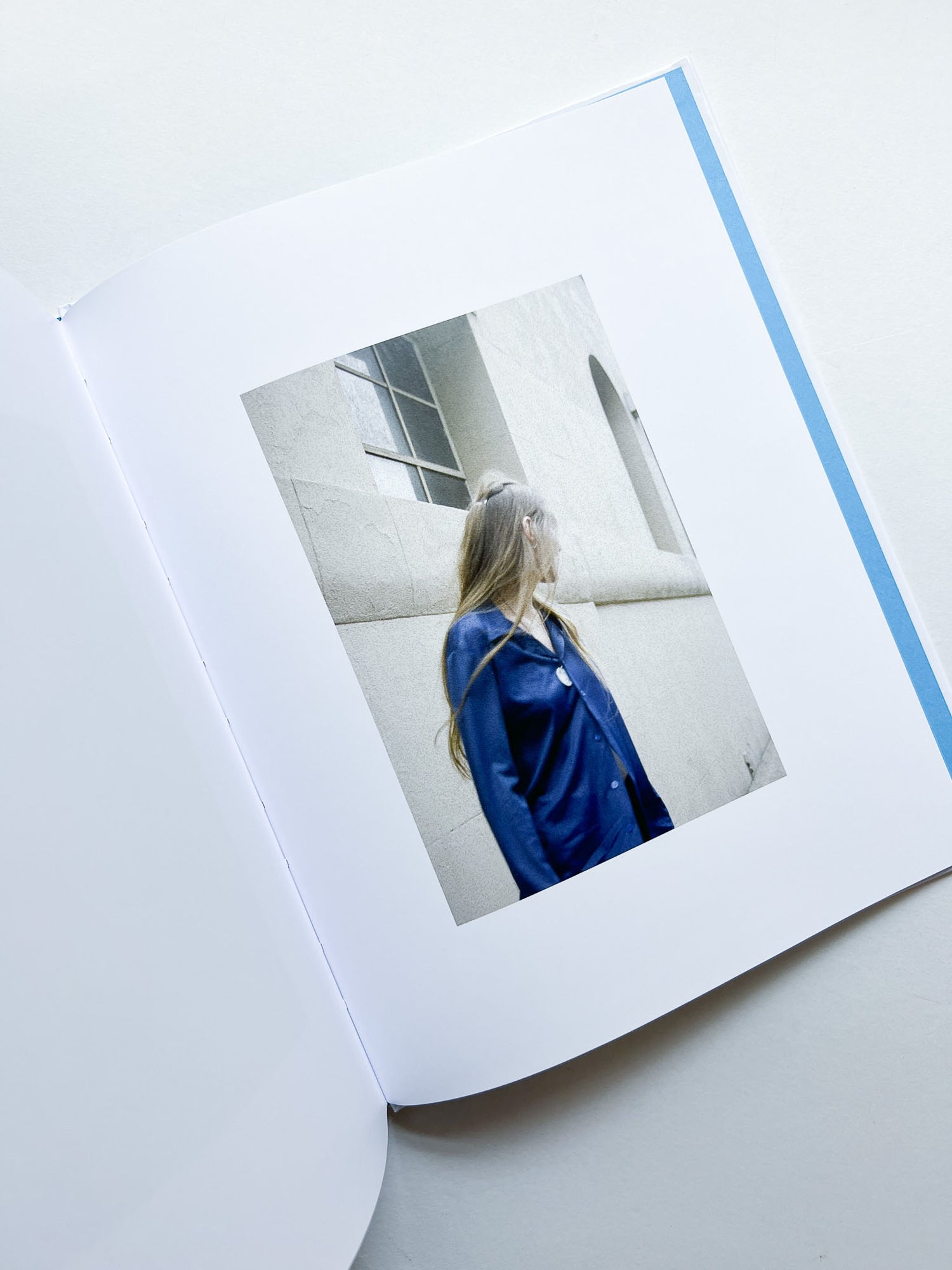 X-GIRL SHOW / Angela Hill - 本 屋 青 旗 Ao-Hata Bookstore