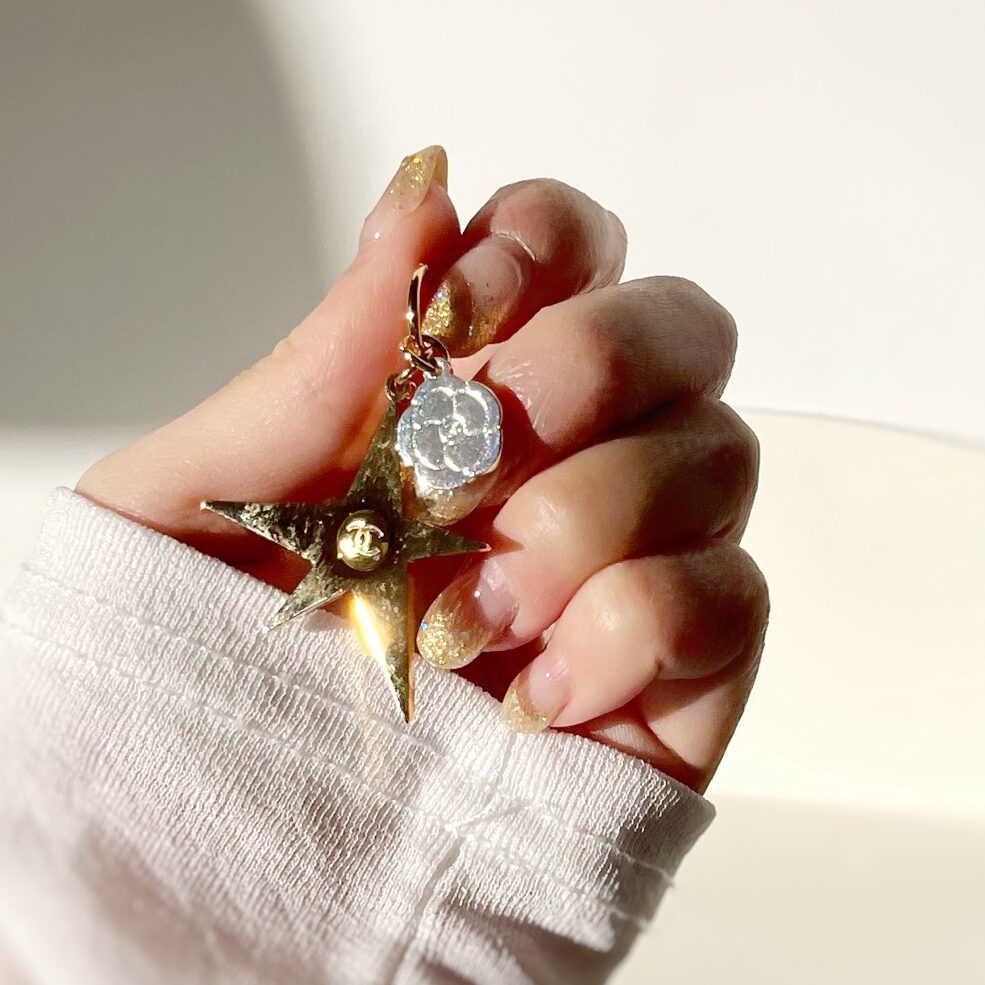 口コミ】シャネルのクリスマス2025！チャームが無料！CHANEL