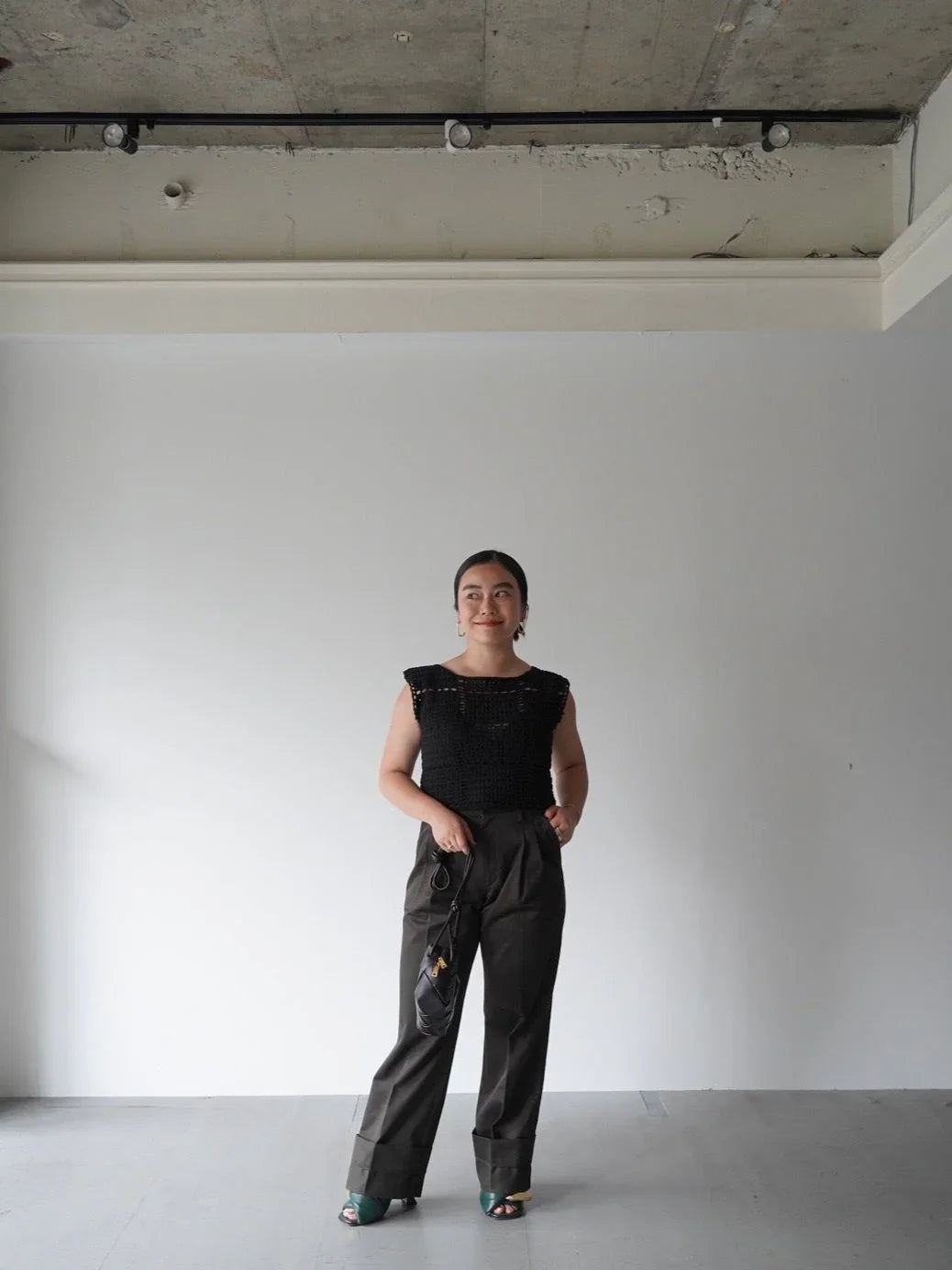 Pantalon chino 【a】ダークエスプレッソカーキ – aLORS online store