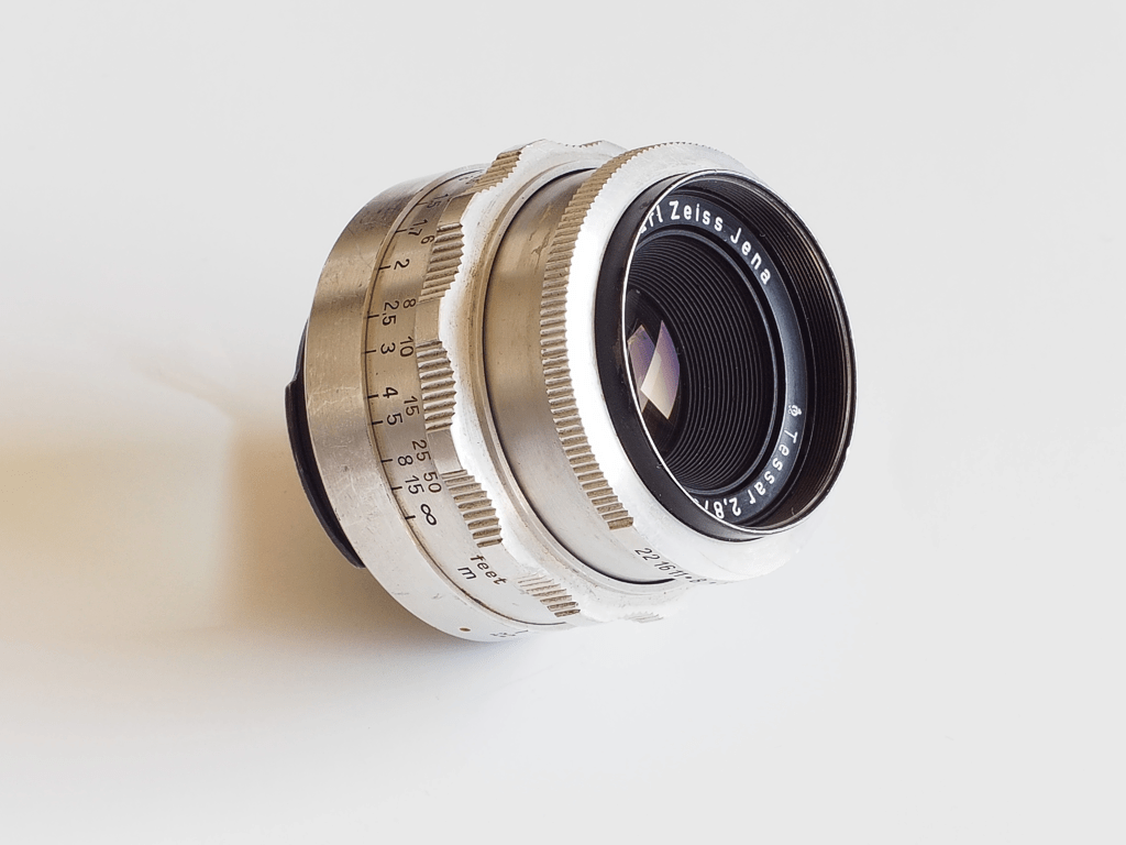 A simple, yet fantastic lens: Carl Zeiss Jena Tessar 50mm - Alex