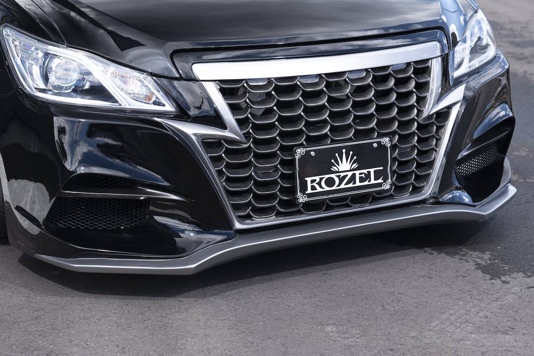 芸術的な「グリル」で大注目の210CROWNロイヤル専用エアロ - ALESS