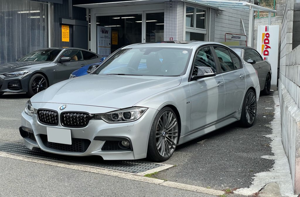 F30 Active Hybrid 3 ATF交換。AH系はオイルパンが違うのでご注意を