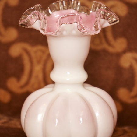 フェントン製 ホブネイル クリアピンクホワイトガラス フリル花瓶