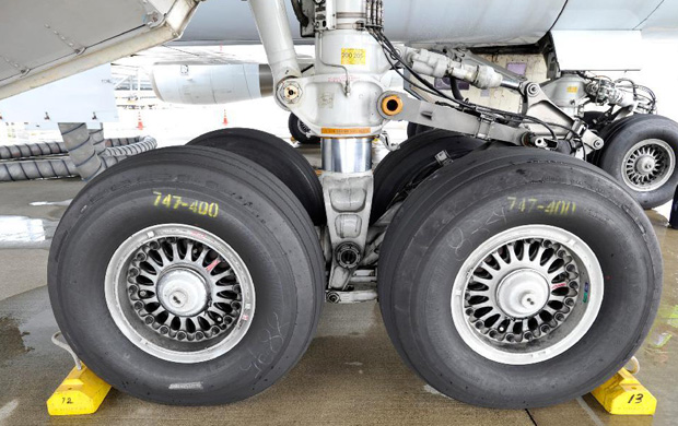 航空豆知識「飛行機のタイヤ」 | アルファーアビエィション