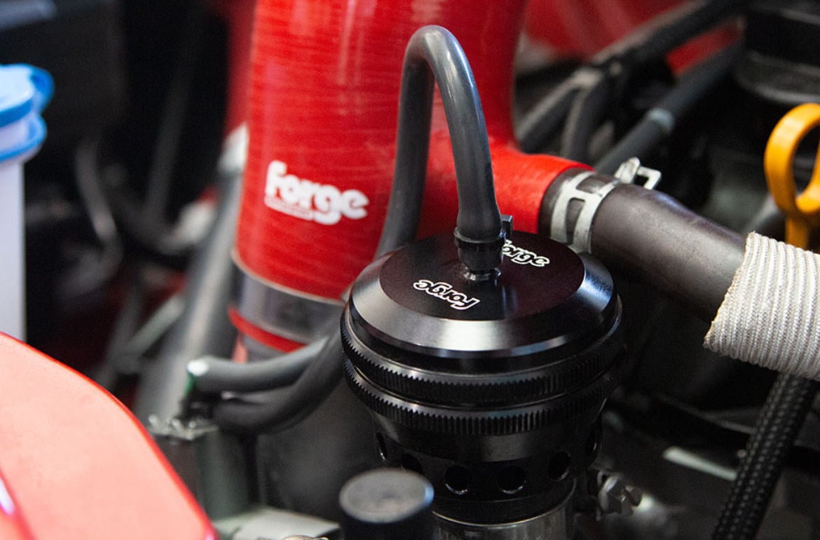 スズキ スイフトスポーツ 1.4 ターボ ZC33（ハイブリッド除く