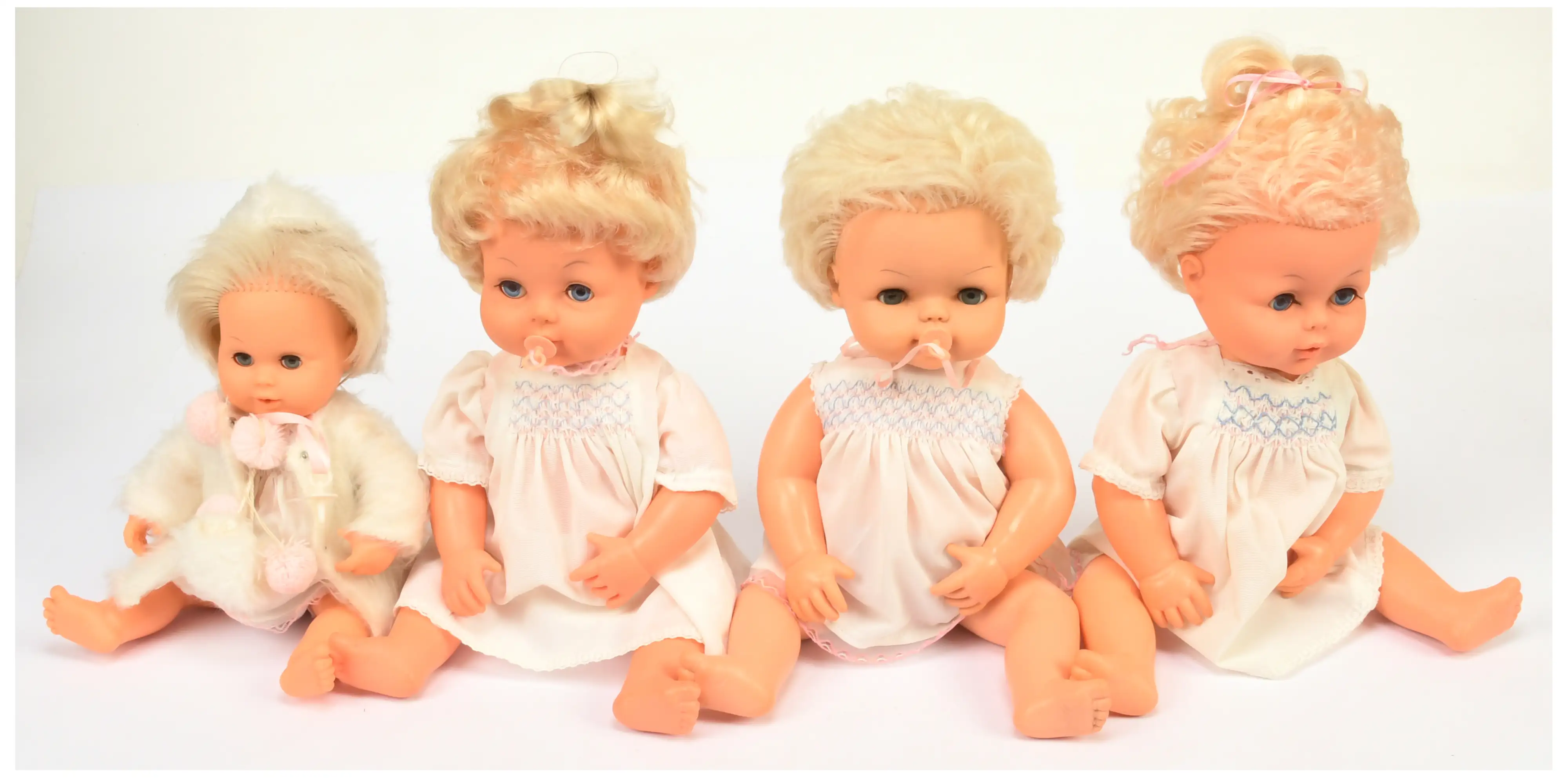 Vectis Auctions | Palitoy Tiny Tears Transitional 16G (1970) and 3