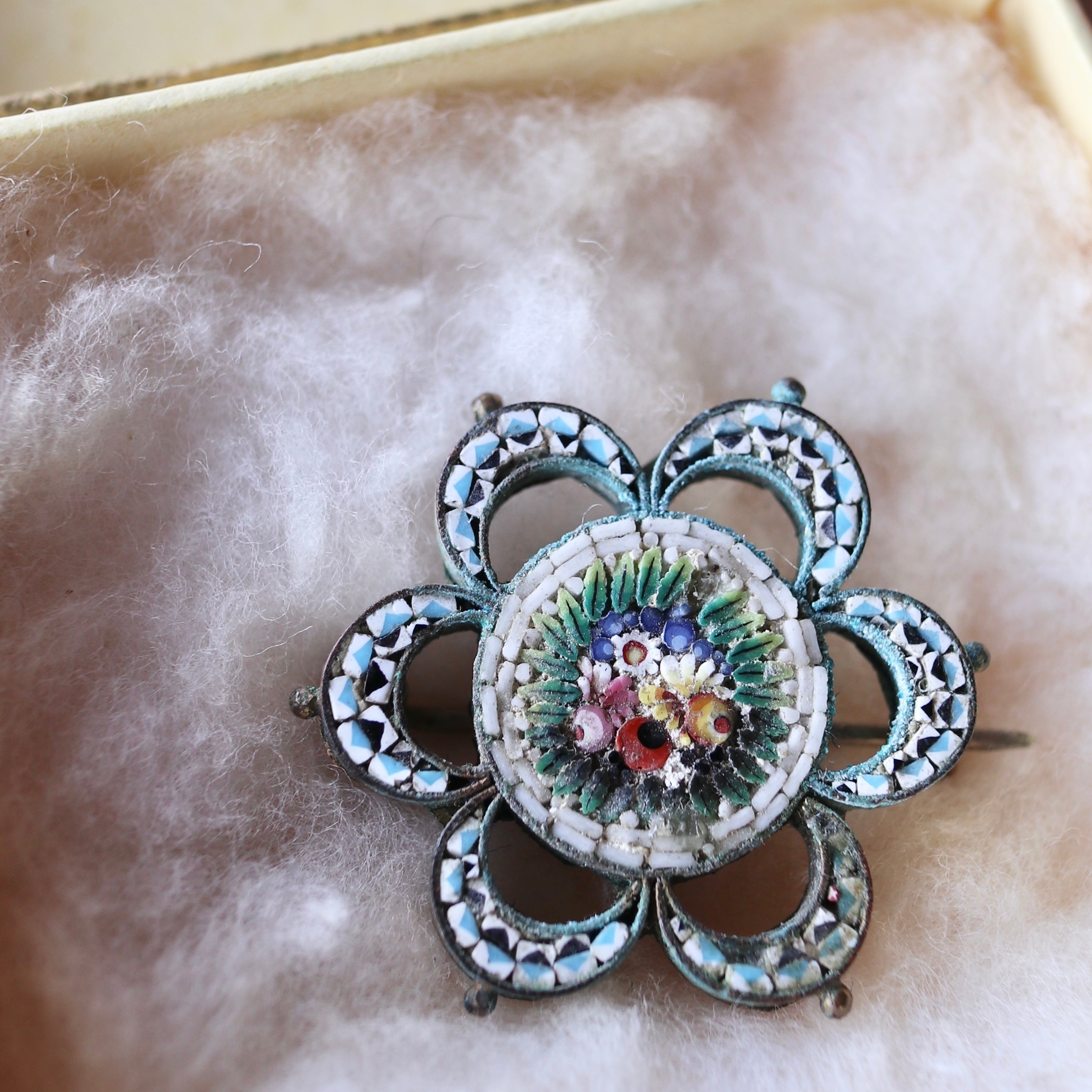 マイクロモザイク アンティークブローチ – Amelie Antique