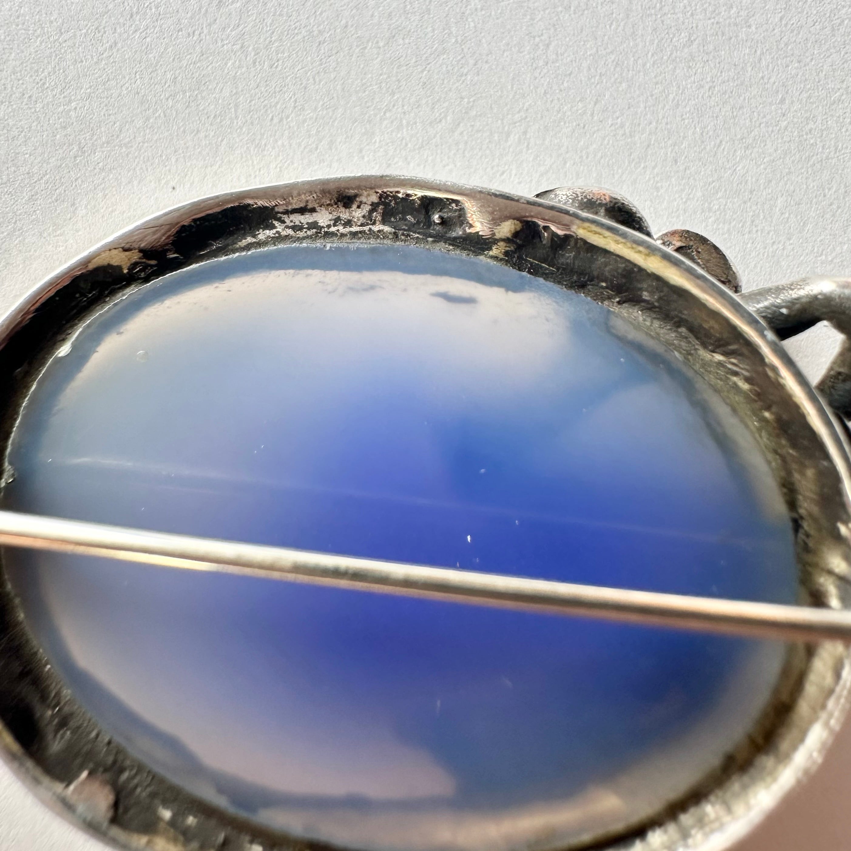 カルセドニー＆シルバー アンティークブローチ – Amelie Antique