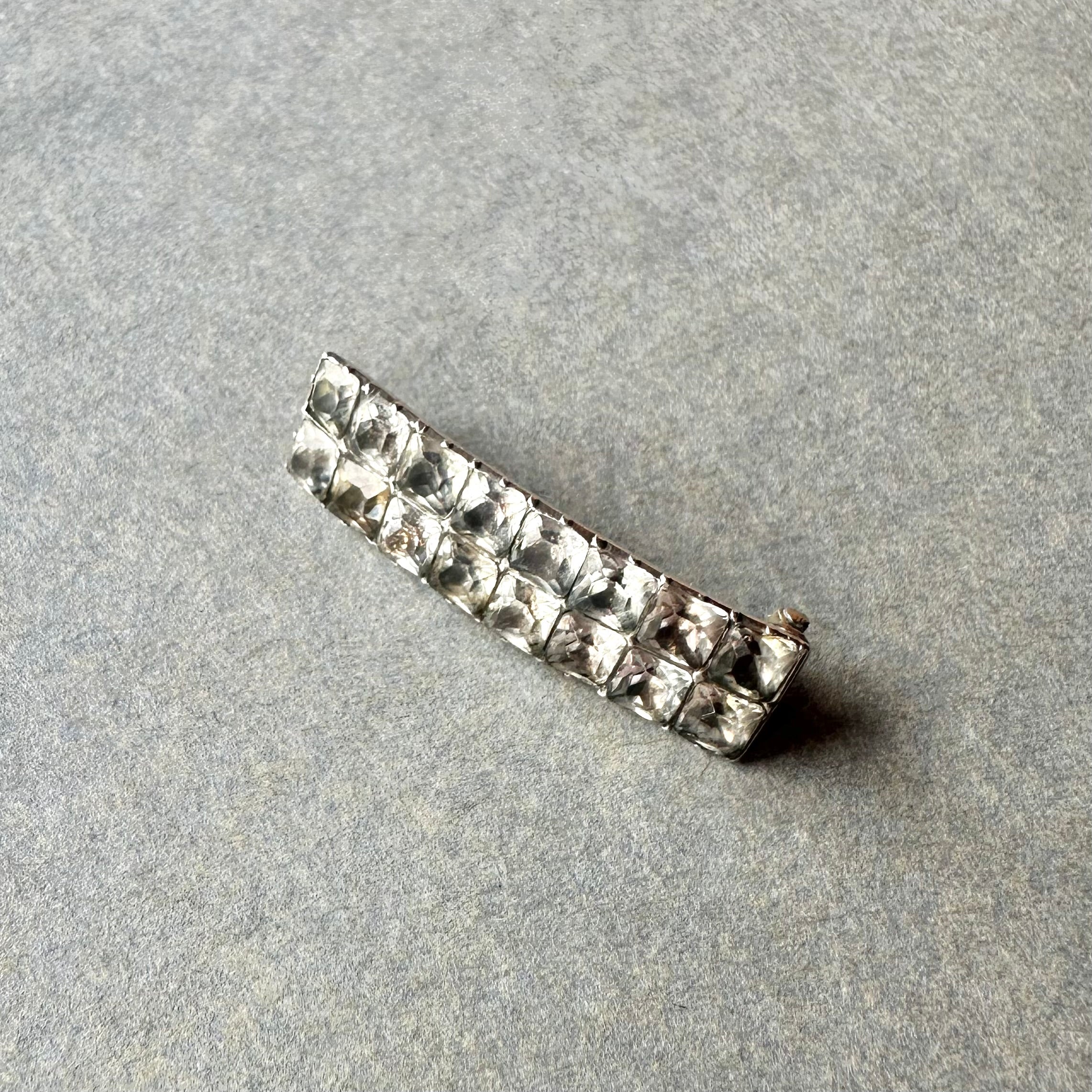 ジョージアン ブラックドットペースト ブローチ – Amelie Antique