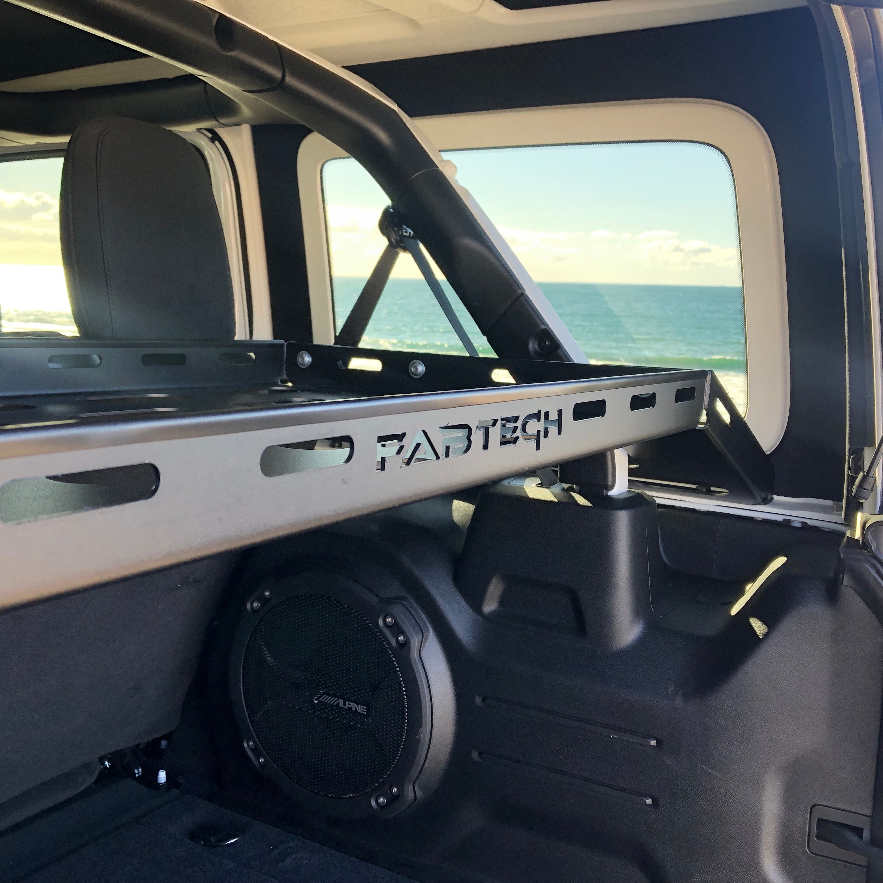 Fabtech ファブテック カーゴラック 新型ラングラー JLラングラー 荷物