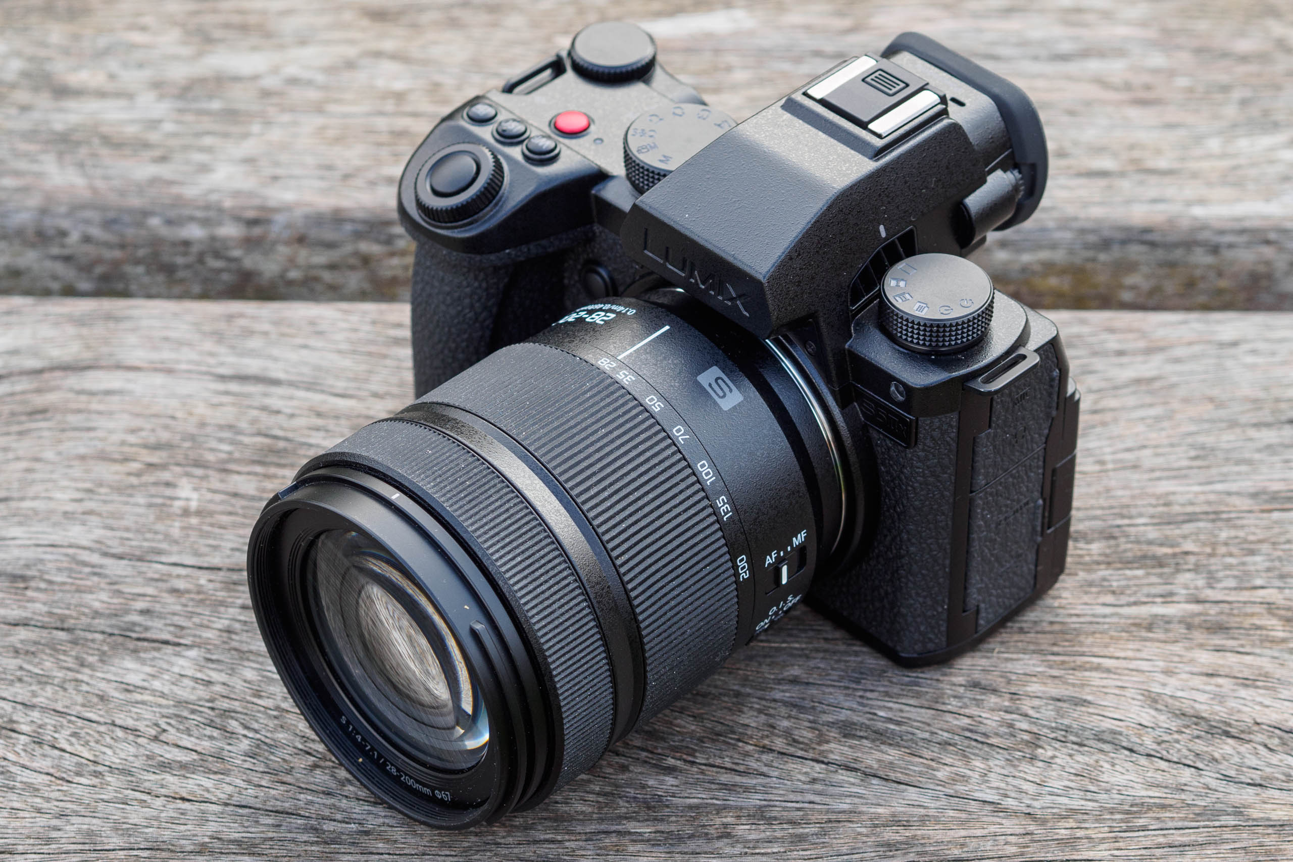 Panasonic Lumix S 28-200mm F4-7.1 Macro OIS review | Amateur