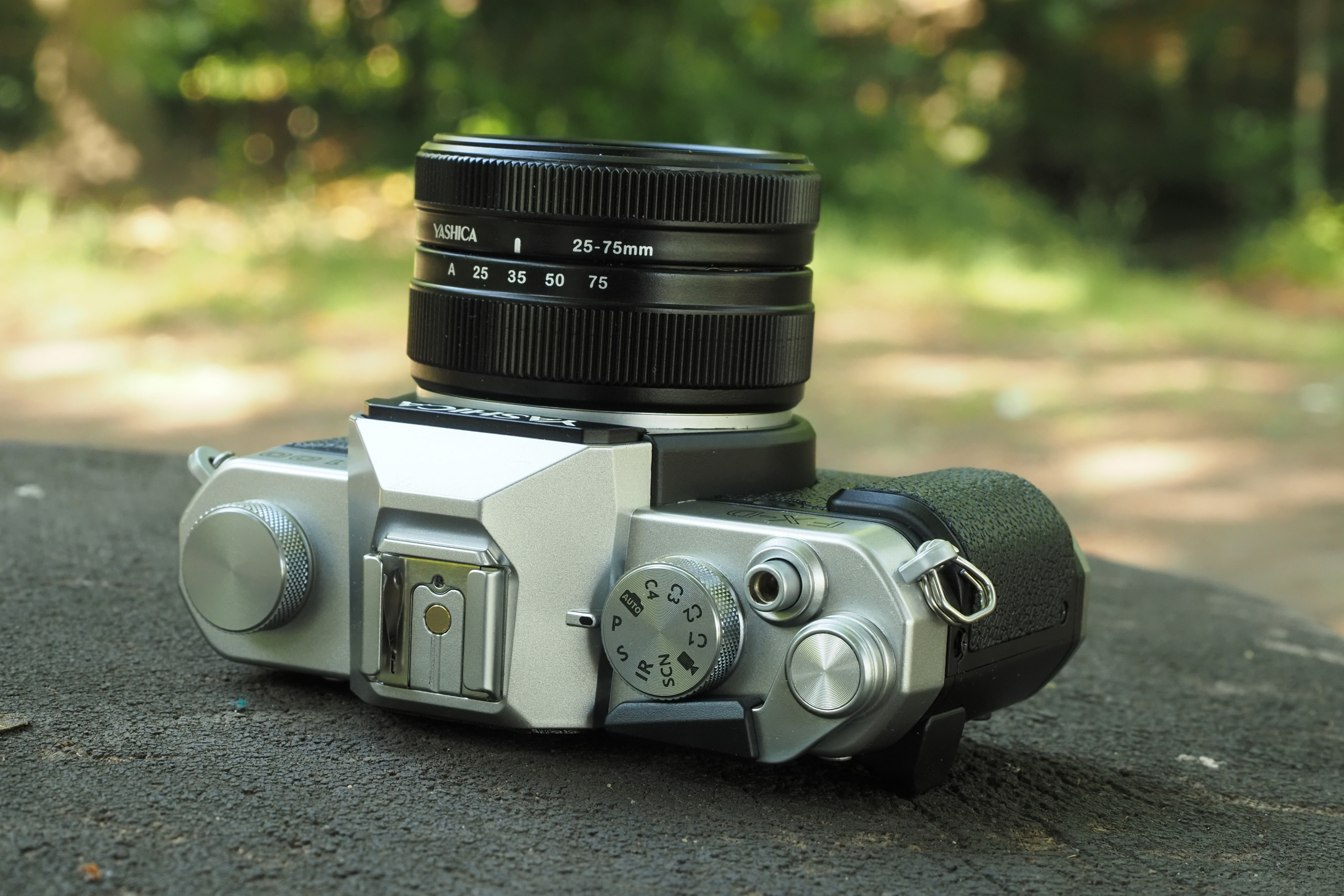 Yashica FX-D 100 Review: Classic SLR style meets 'vintage' film