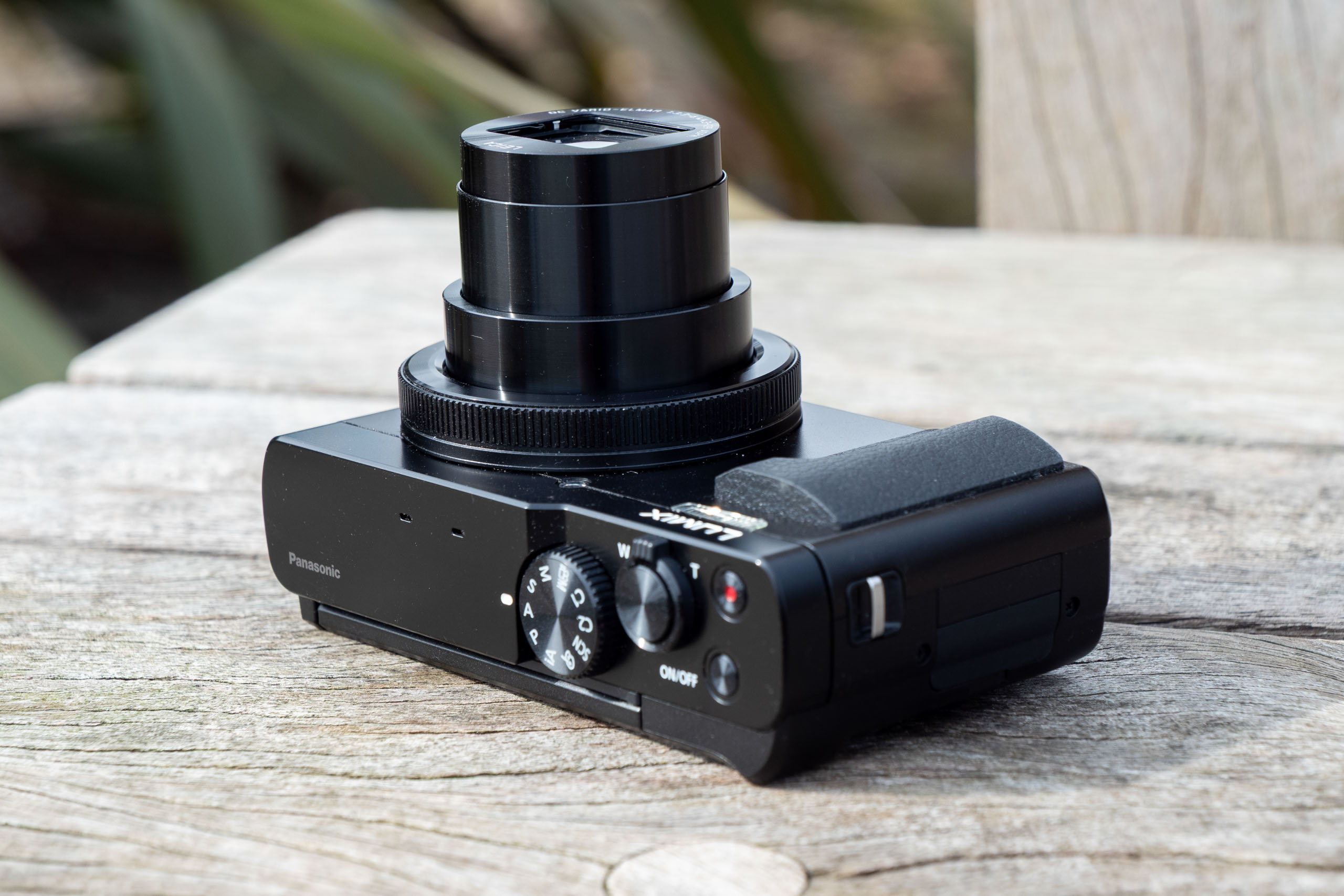 Panasonic Lumix ZS99 / TZ99 Review: Pocket camera with 30x zoom