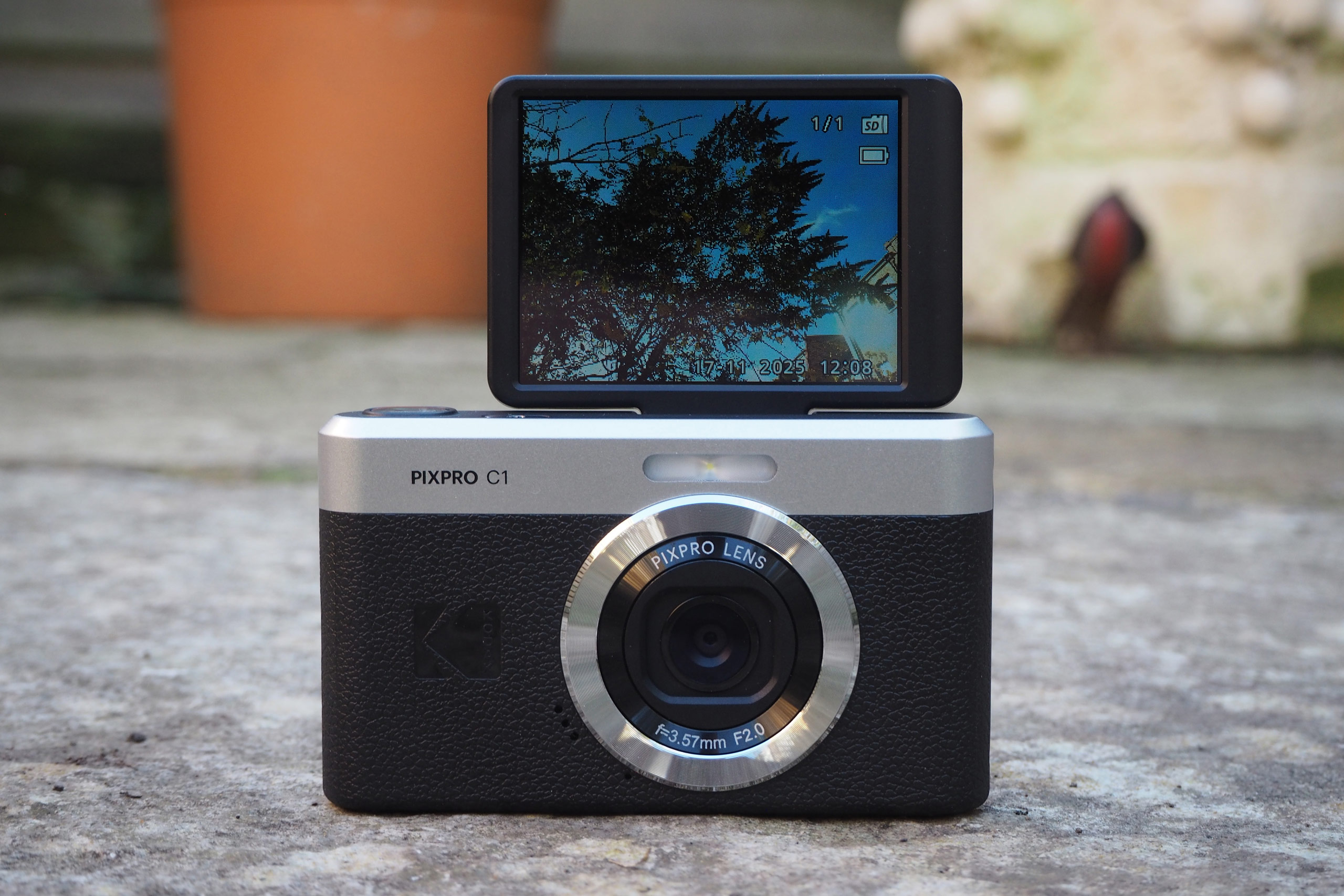 Kodak PixPro C1 review - super-cheap retro compact, but is it any