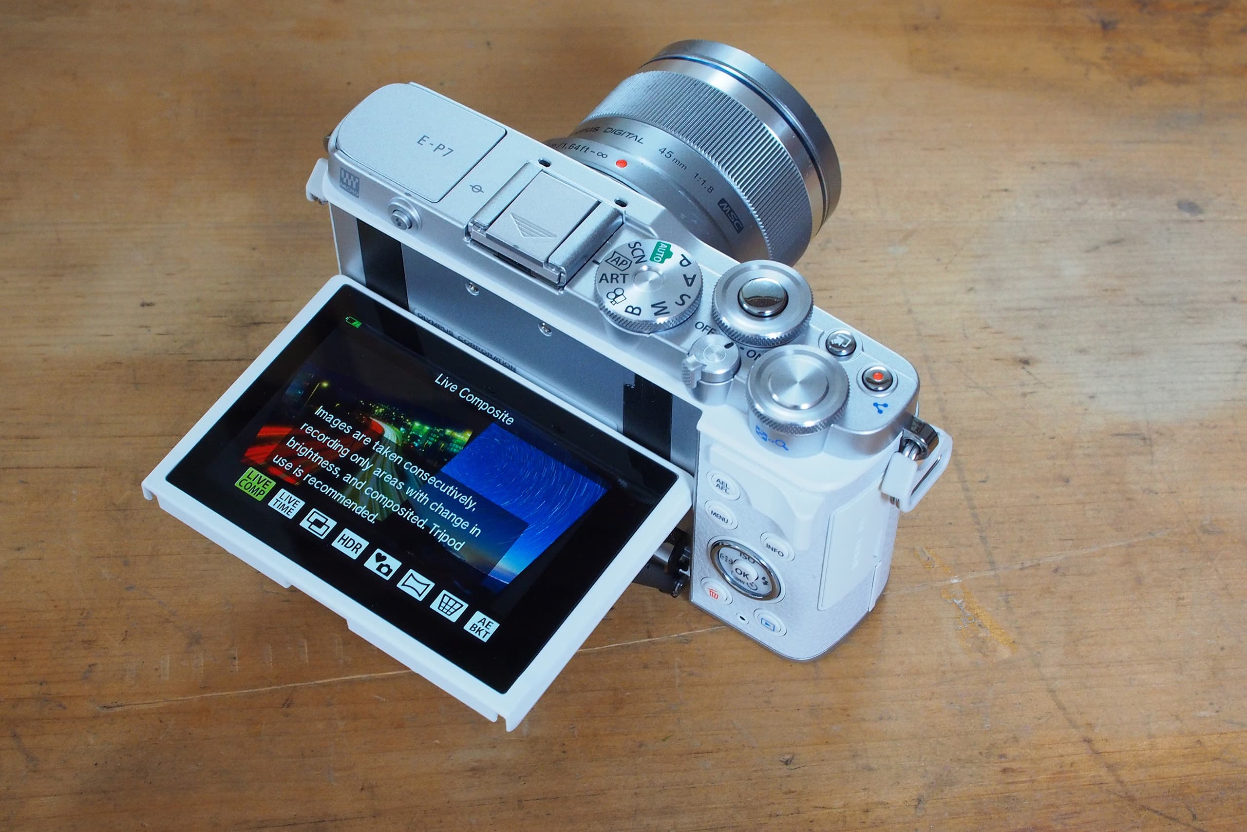 Olympus PEN E-P7 review - good looks with images to match