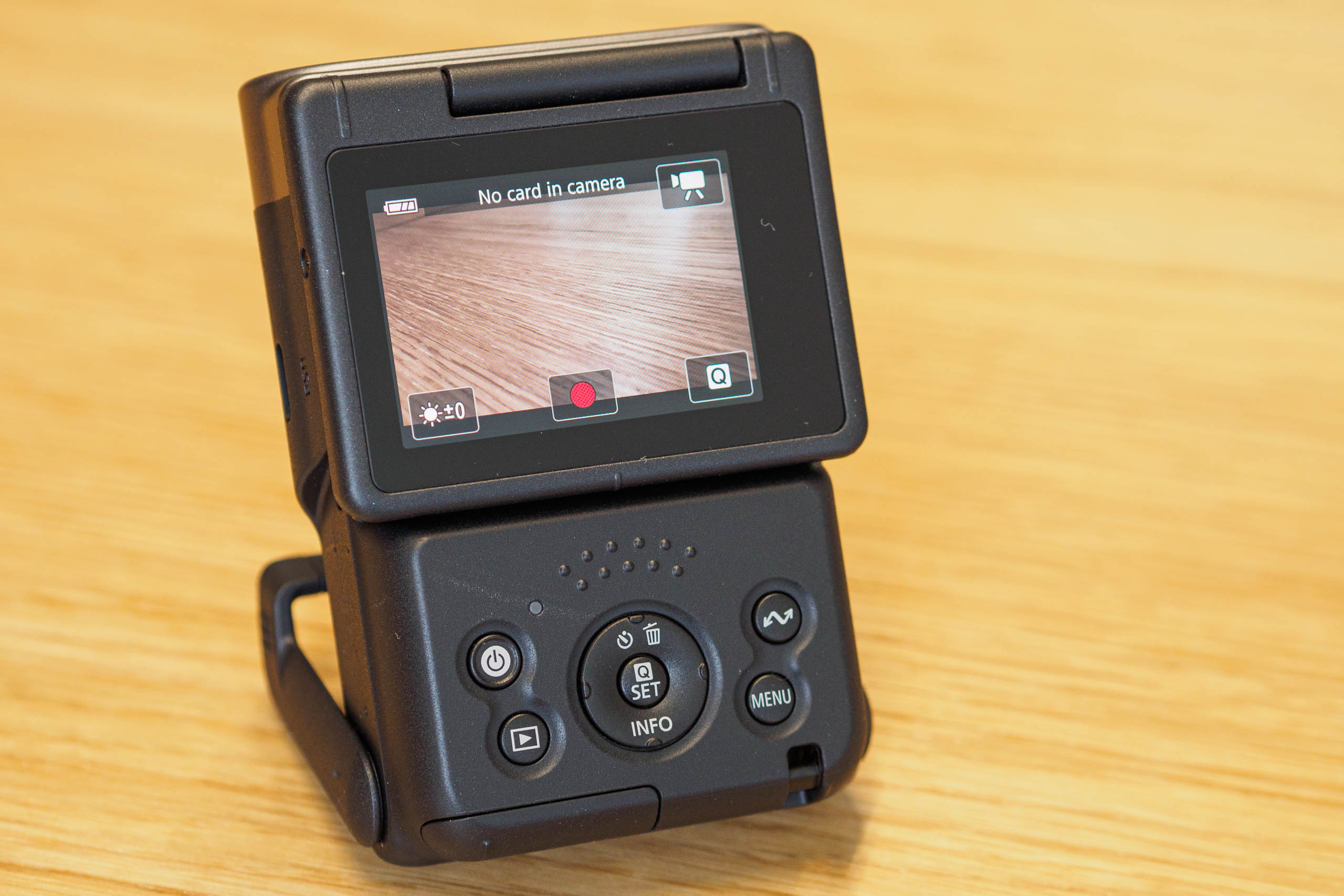 Canon PowerShot V10 Review: a camera that's looking at you