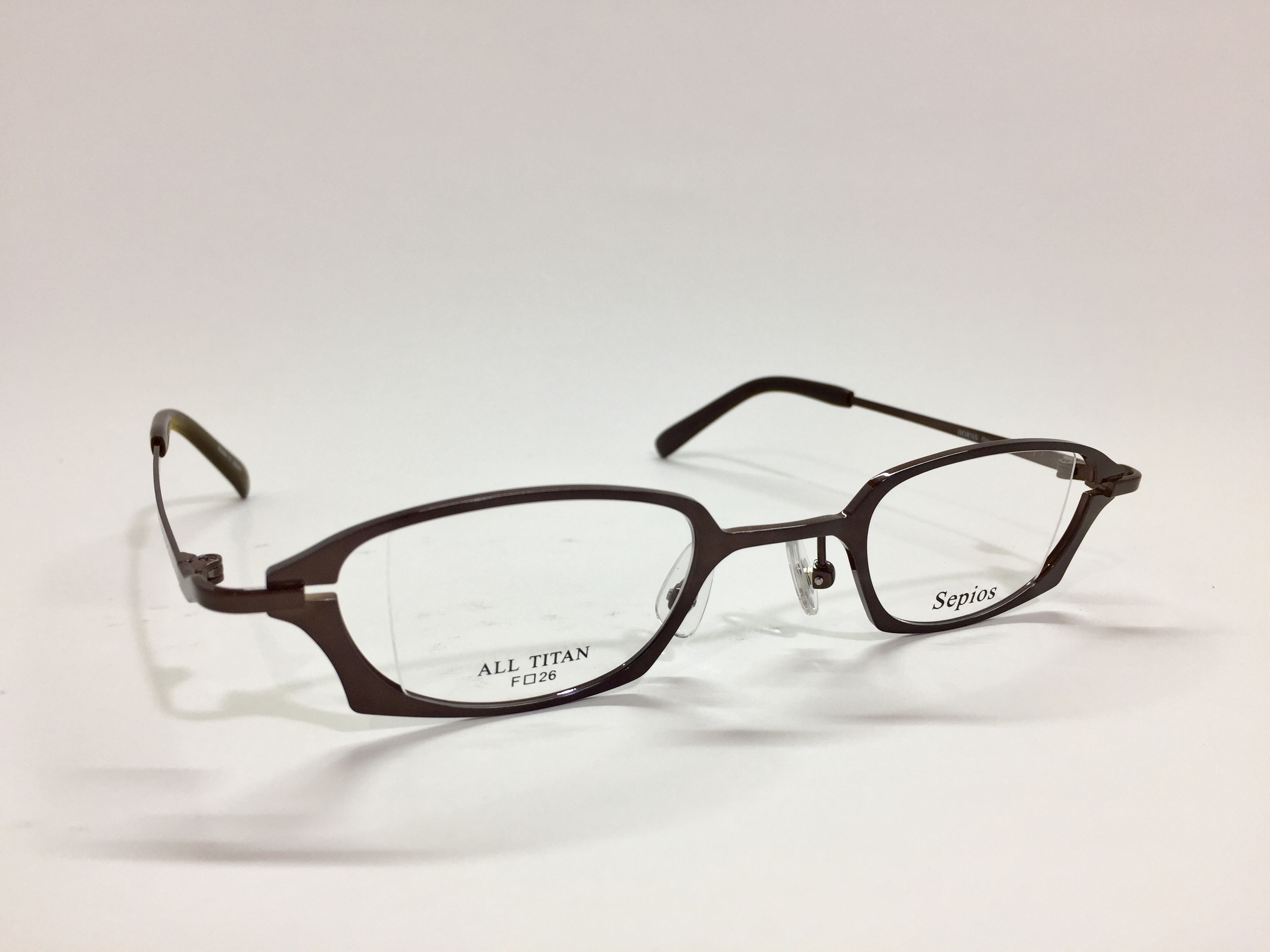 en-1004シリーズ【エンチャント】enchant、強度近視におすすめのメガネ